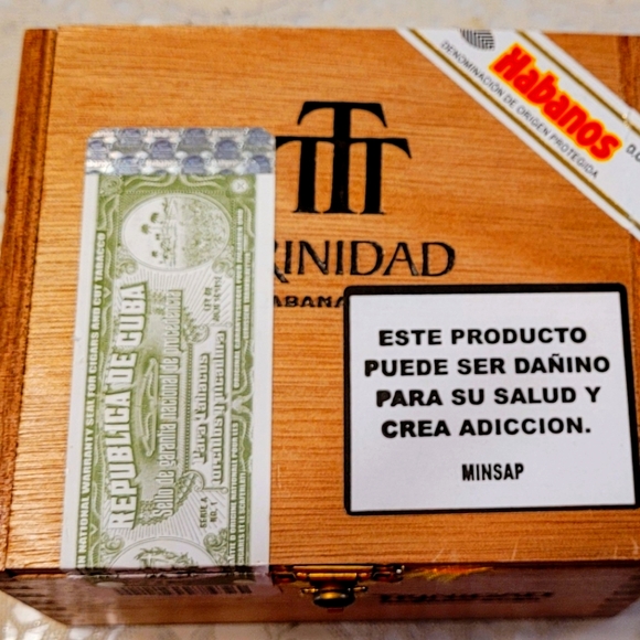 Authentic Wooden Cigar Box - Picture 1 of 6